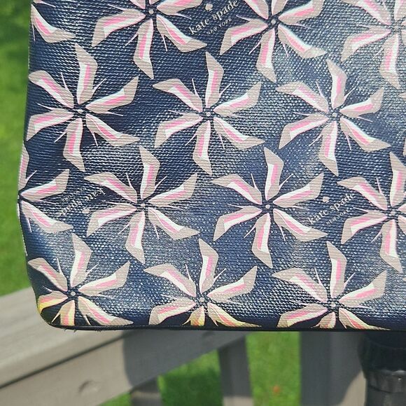 Kate Spade Broome Street Navy And Neutral High Heel Pinwheel Tote - Picture 3 of 10
